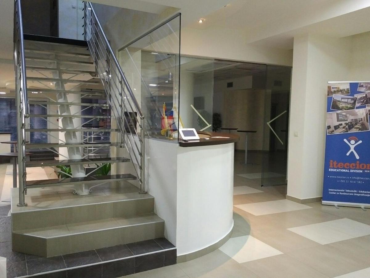 Каштел Pancevo Hotel Екстериор снимка