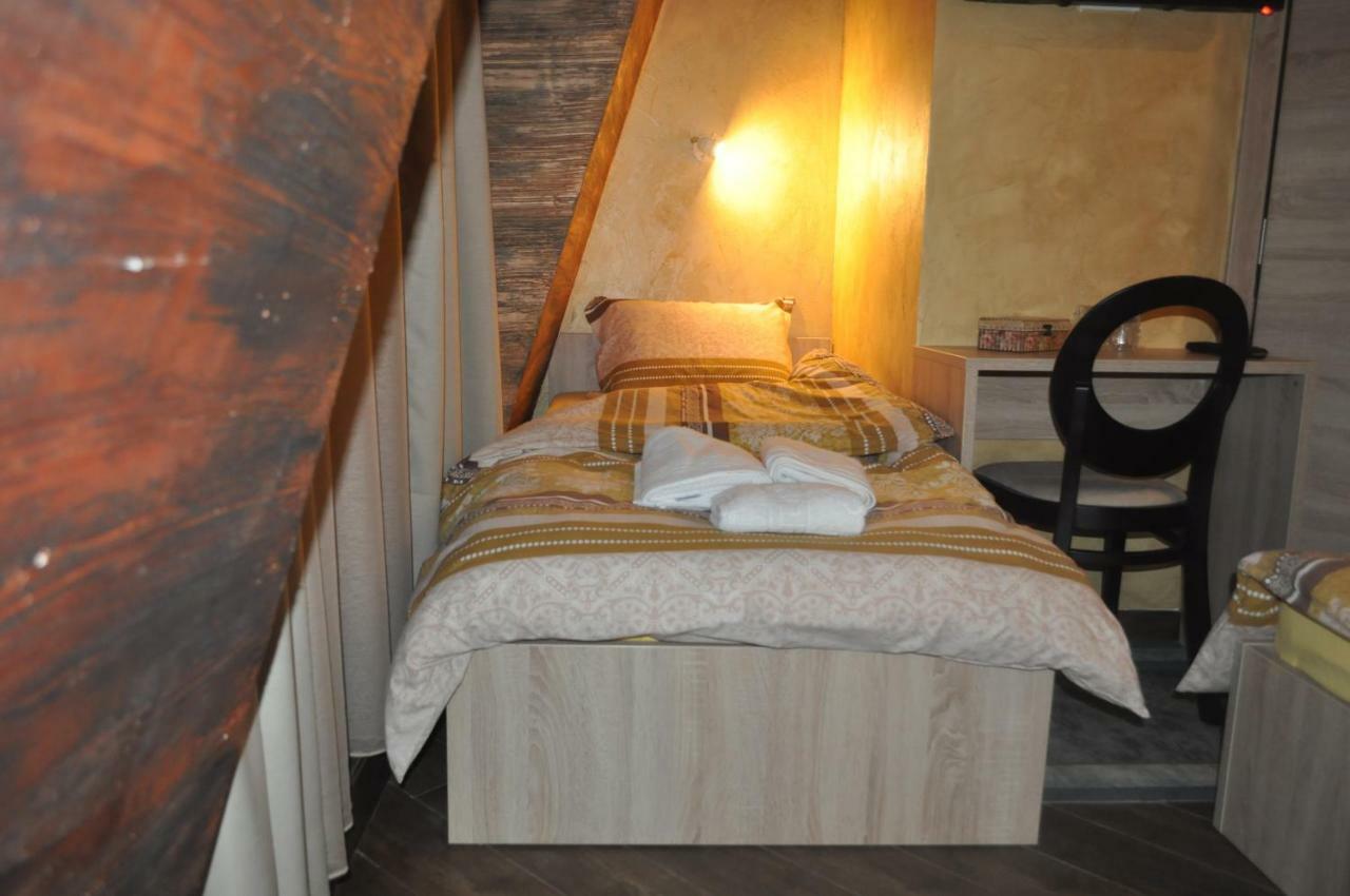 Каштел Pancevo Hotel Екстериор снимка