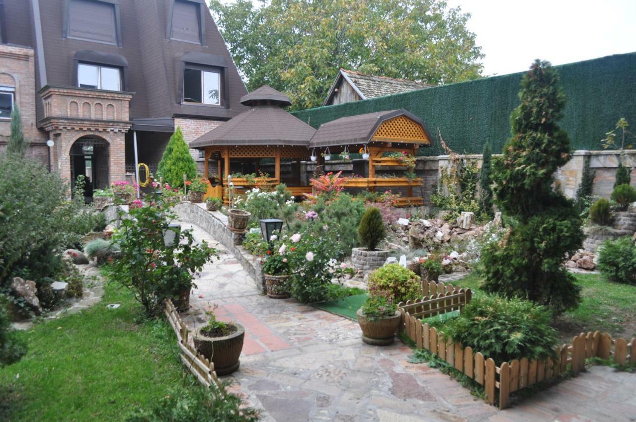 Каштел Pancevo Hotel Екстериор снимка