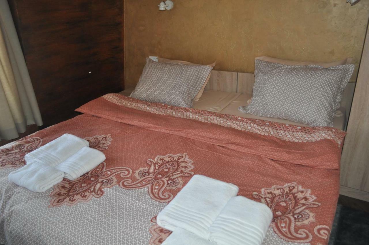 Каштел Pancevo Hotel Екстериор снимка