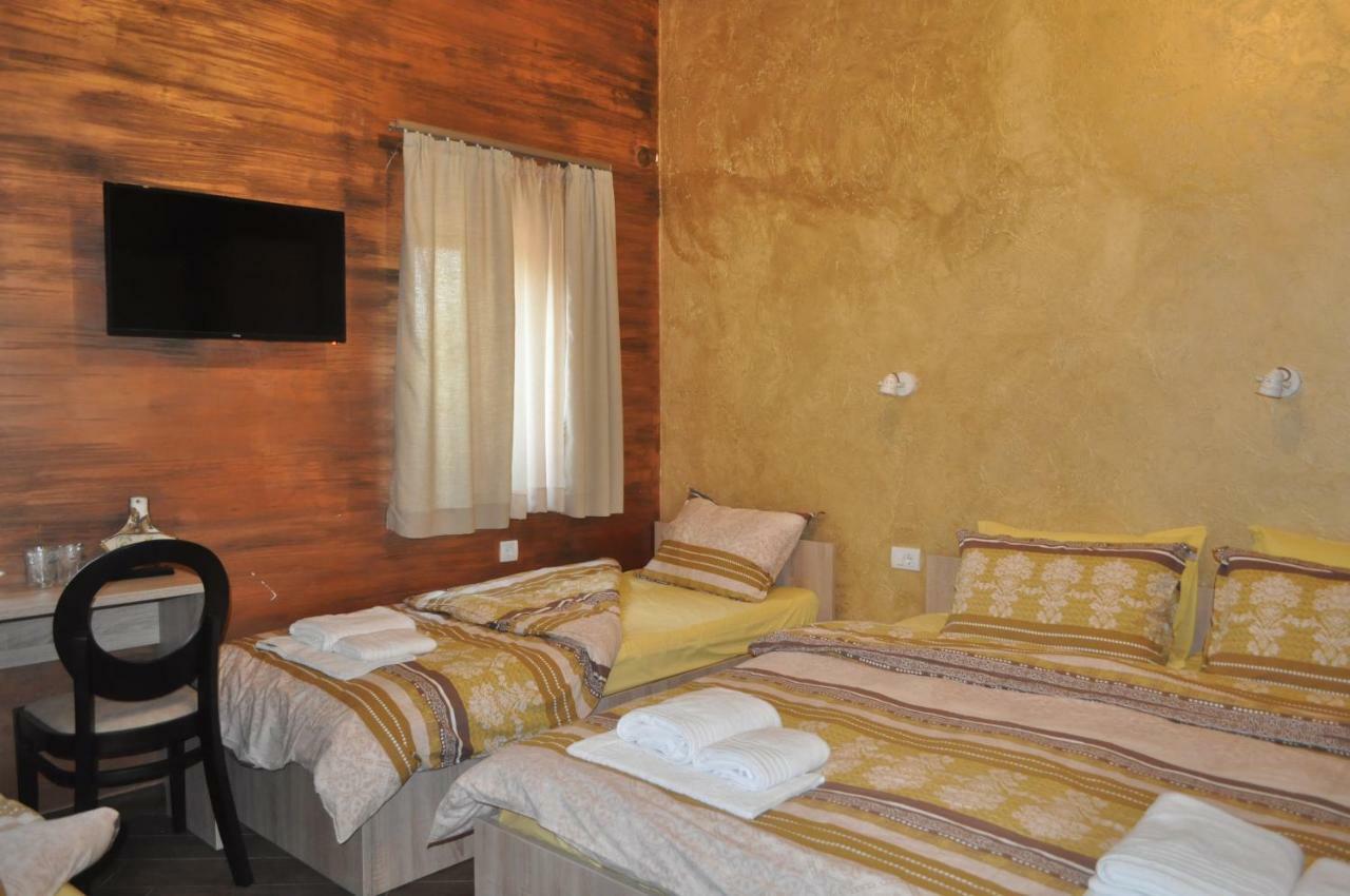 Каштел Pancevo Hotel Екстериор снимка