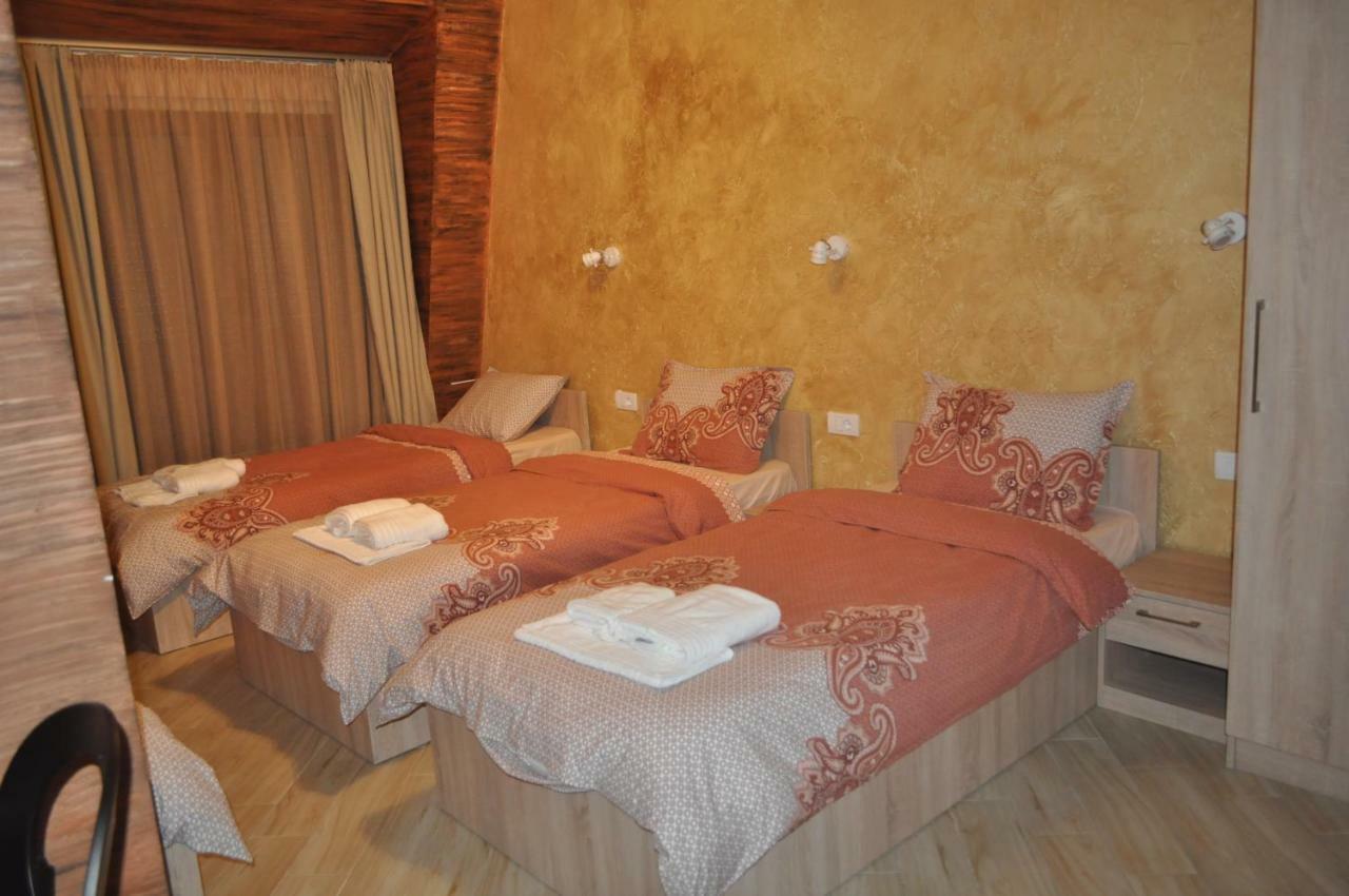 Каштел Pancevo Hotel Екстериор снимка