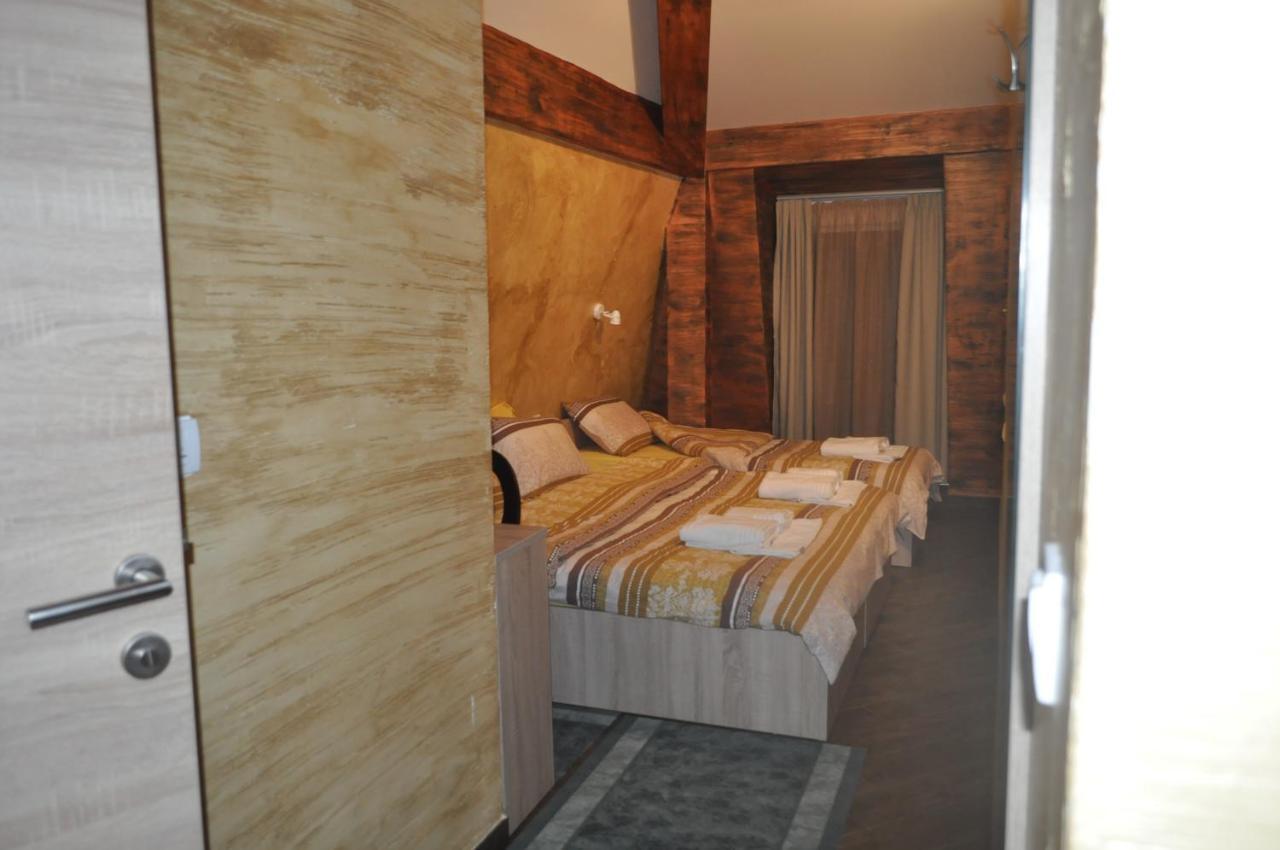 Каштел Pancevo Hotel Екстериор снимка